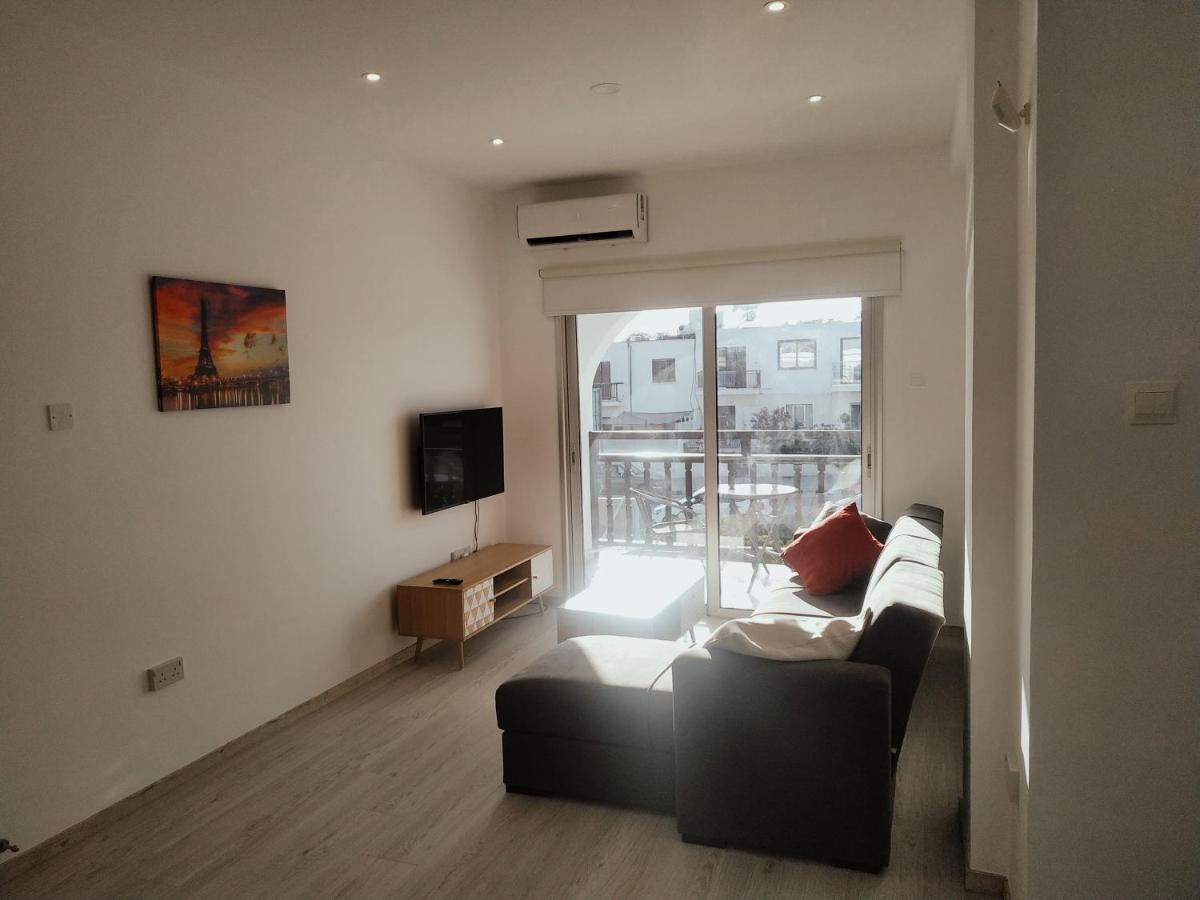 Charming Holiday Retreat Kato Paphos Apt 400M To The Beach Екстериор снимка