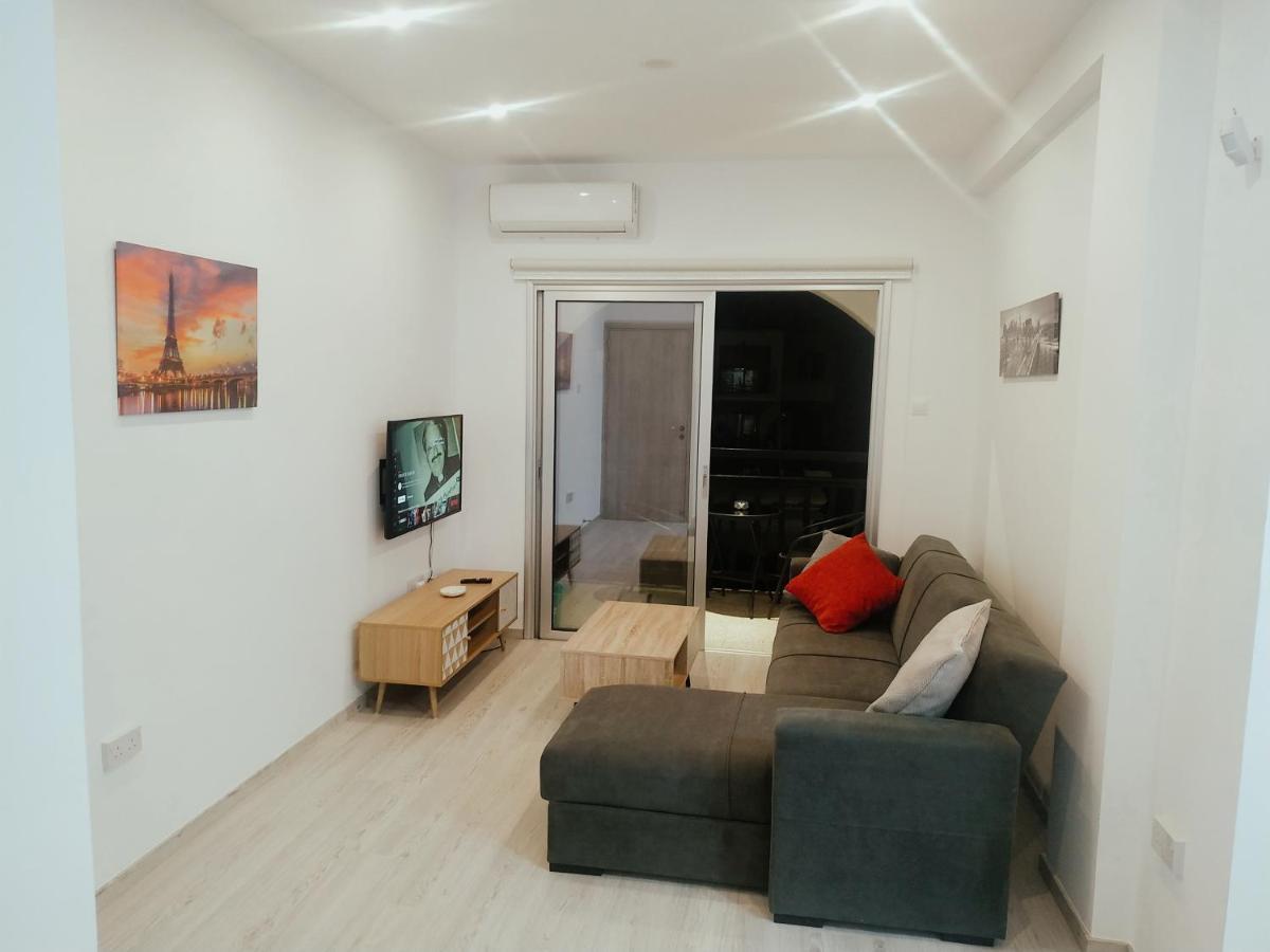 Charming Holiday Retreat Kato Paphos Apt 400M To The Beach Екстериор снимка