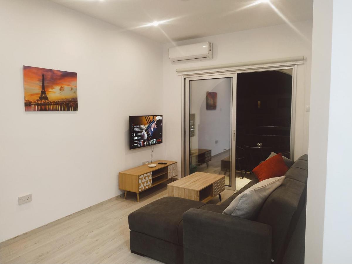 Charming Holiday Retreat Kato Paphos Apt 400M To The Beach Екстериор снимка