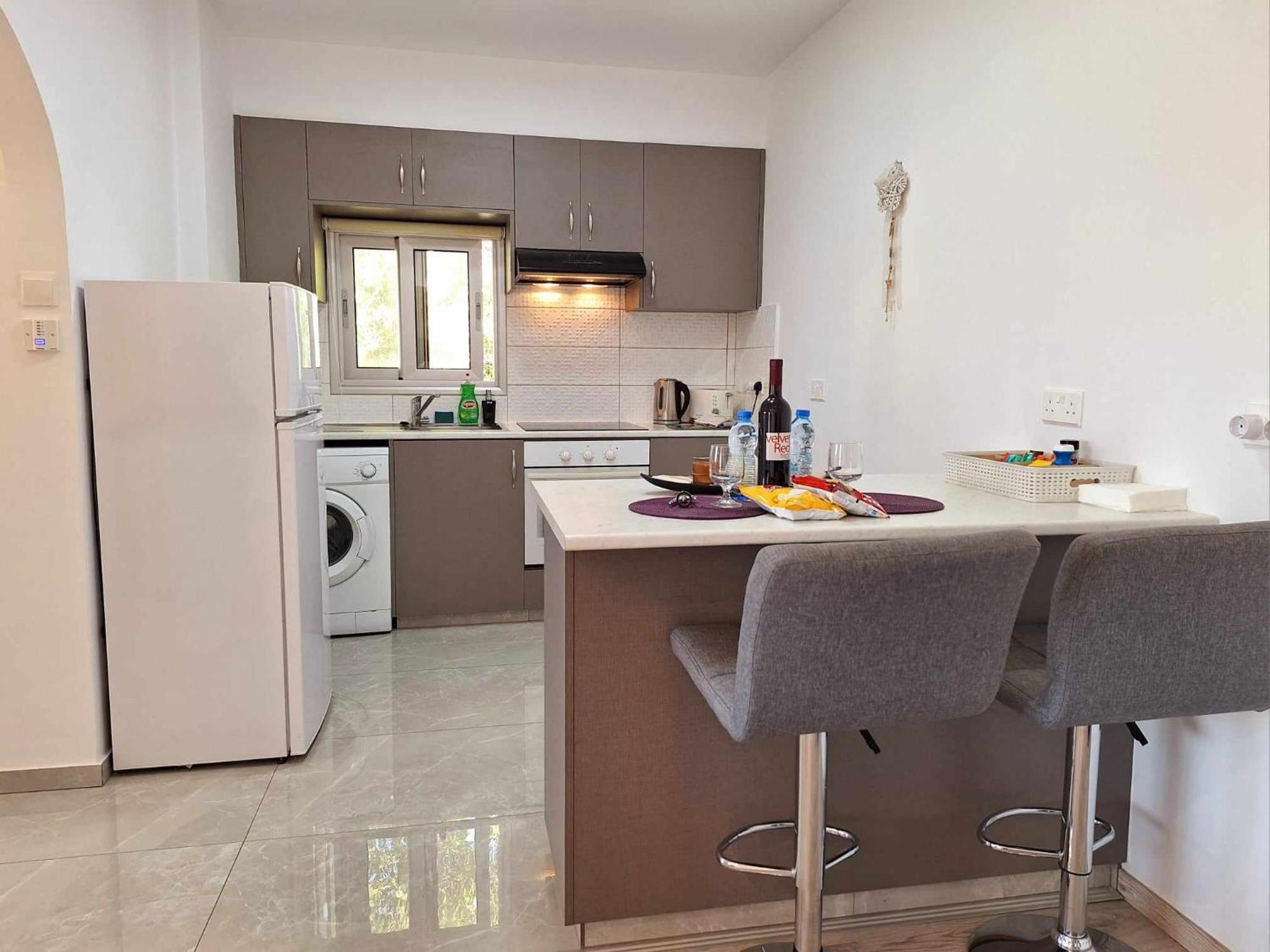 Charming Holiday Retreat Kato Paphos Apt 400M To The Beach Екстериор снимка