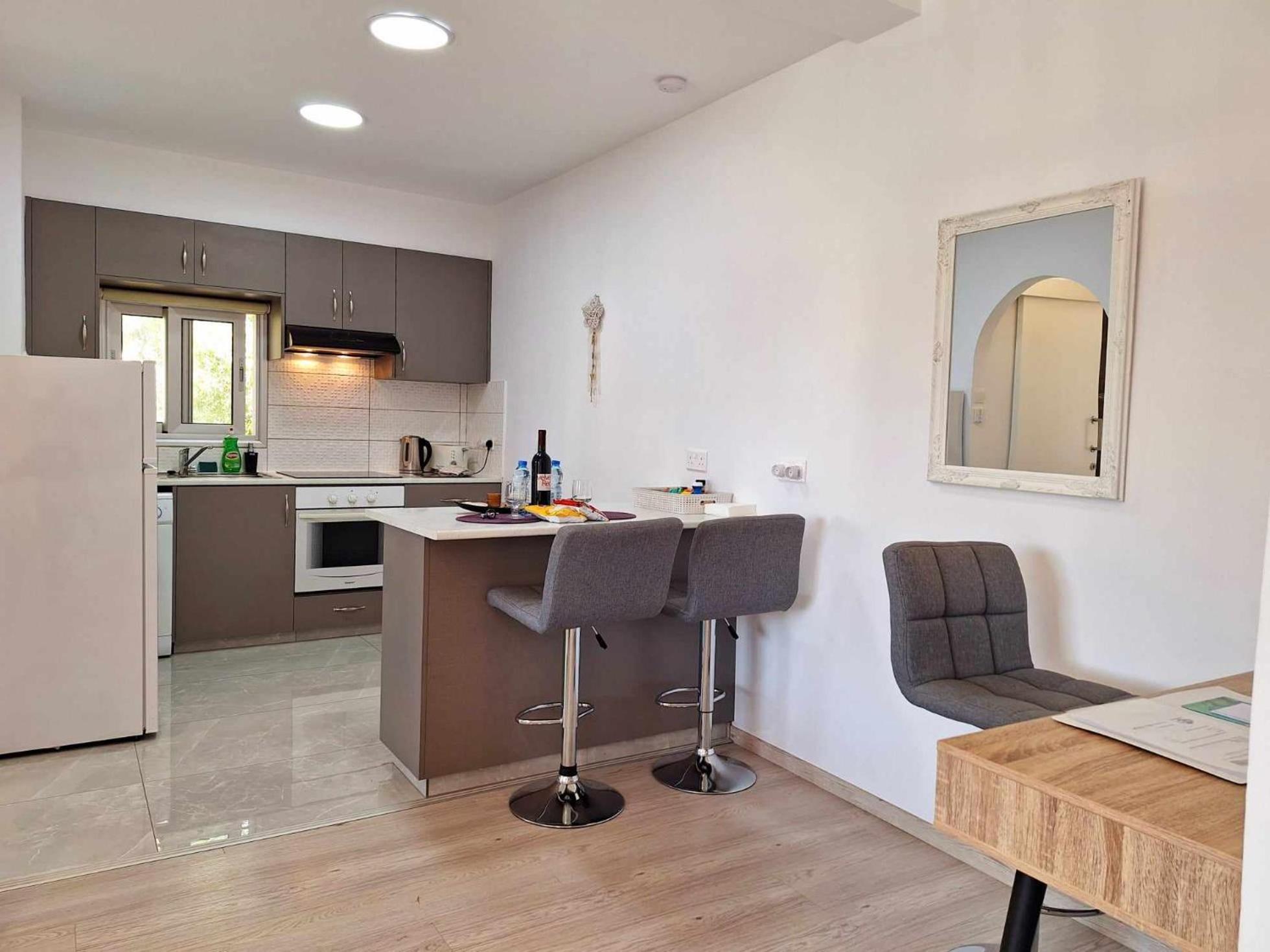 Charming Holiday Retreat Kato Paphos Apt 400M To The Beach Екстериор снимка