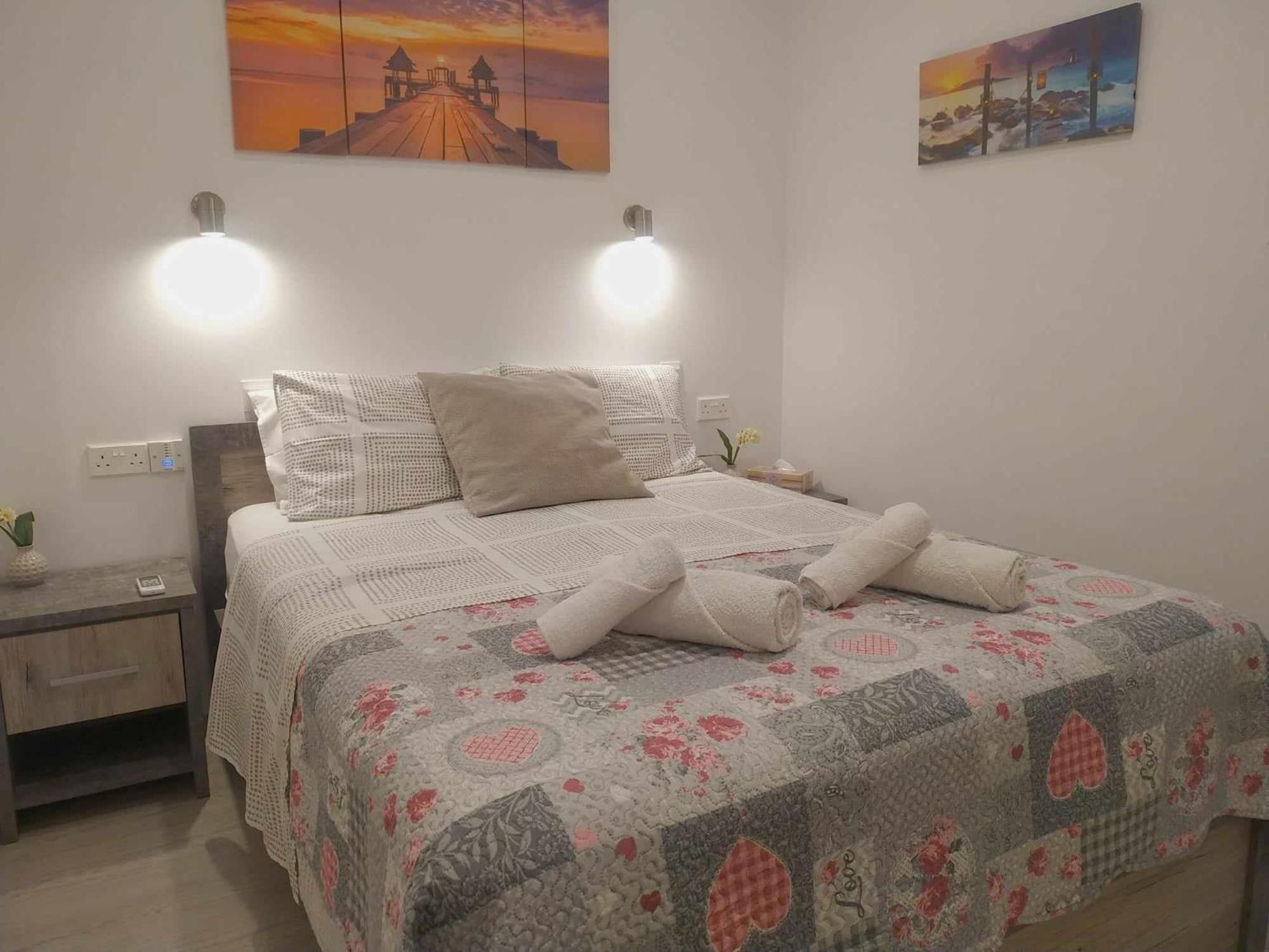 Charming Holiday Retreat Kato Paphos Apt 400M To The Beach Екстериор снимка