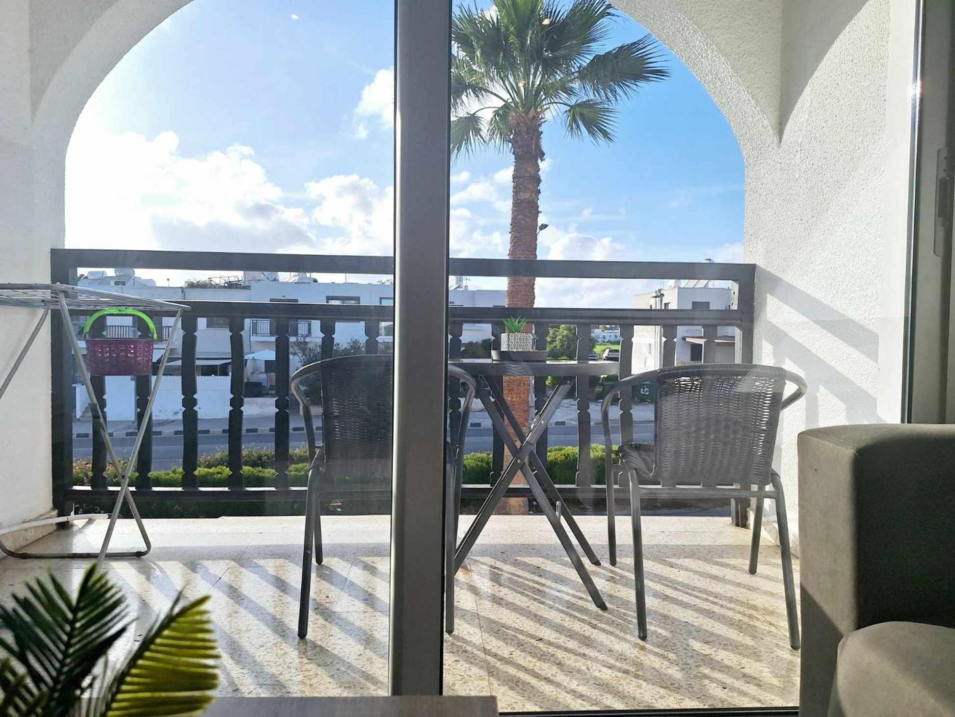 Charming Holiday Retreat Kato Paphos Apt 400M To The Beach Екстериор снимка